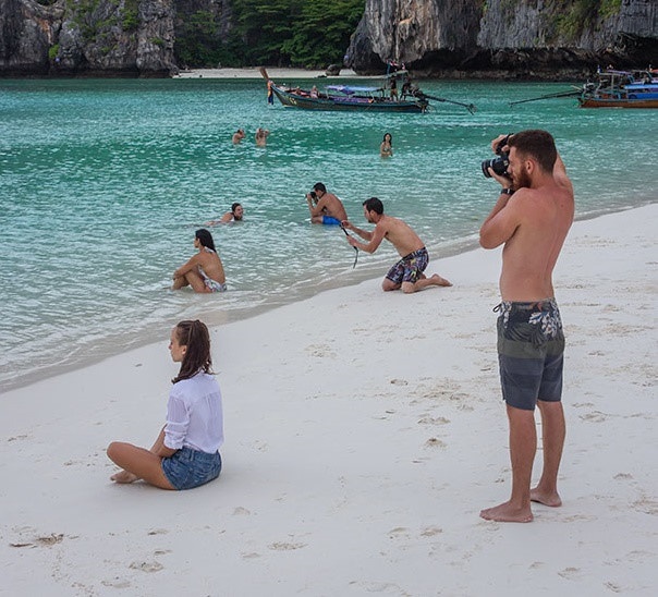 Cô gái dùng bạn trai làm gậy tự sướng ảnh 3 Co gai dung ban trai lam gay tu suong anh 3