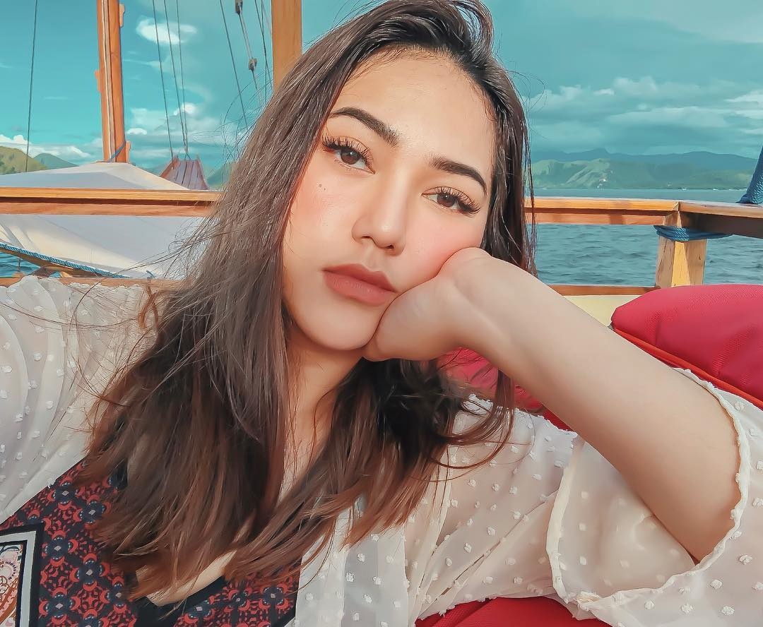 Cuoc song sang chanh cua hot girl Indonesia hinh anh