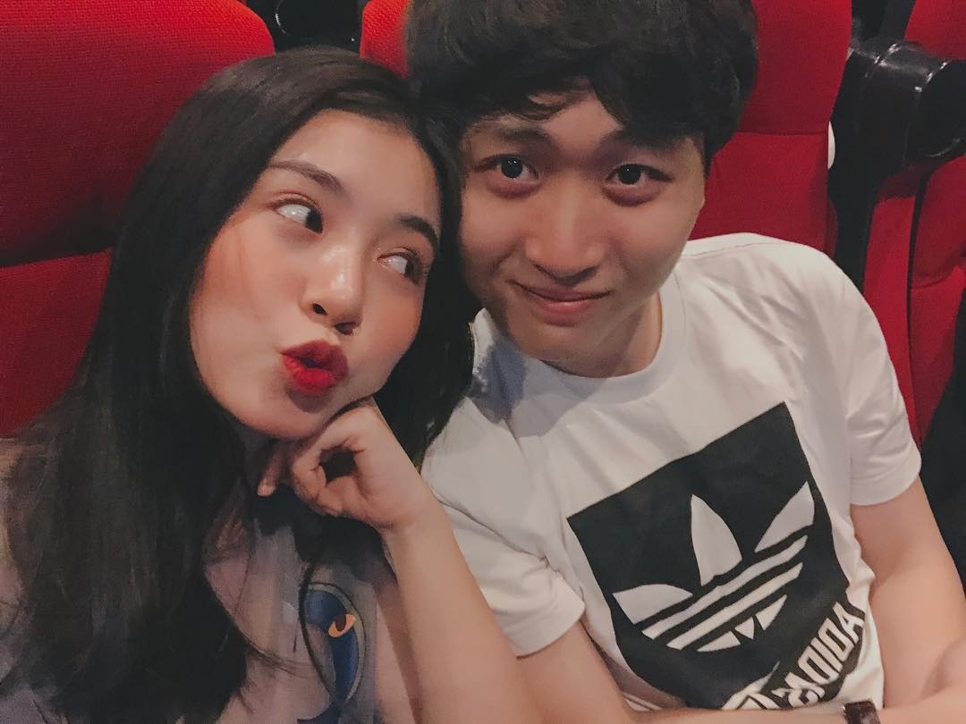 Hot girl Man Tien va chuyen tinh ngot ngao ben nguoi yeu dien trai hinh anh