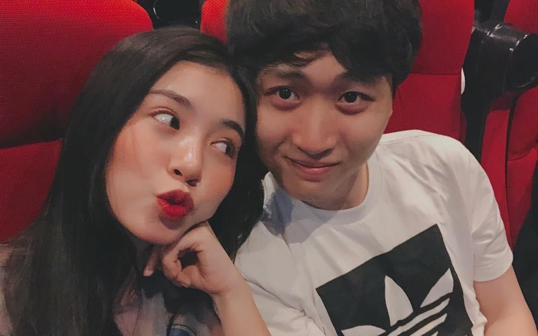 Hot girl Man Tien va ban trai tham gia Finger Dance Challenge hinh anh