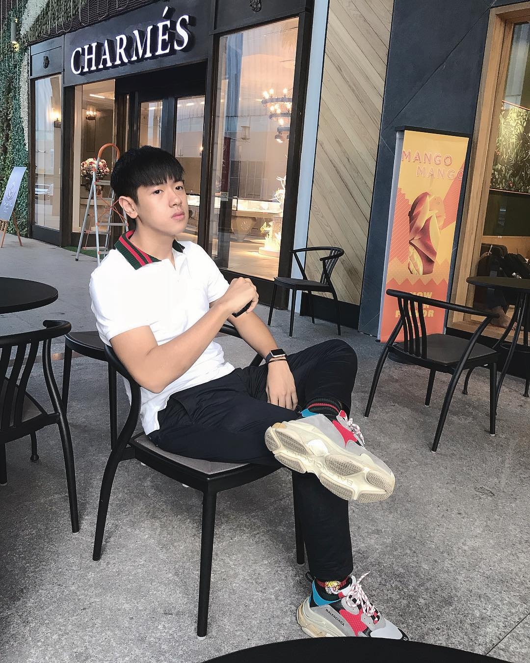 nam chinh trong MV cua Miu Le anh 9