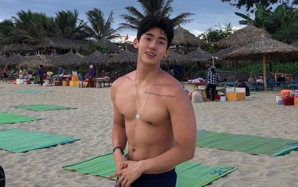 Hot boy Han Quoc ghe tham Da Nang cao 1,84 m, than hinh chuan 6 mui hinh anh