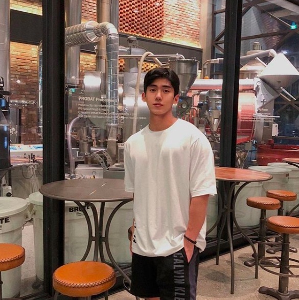 hot boy Han Quoc du lich Viet Nam anh 1