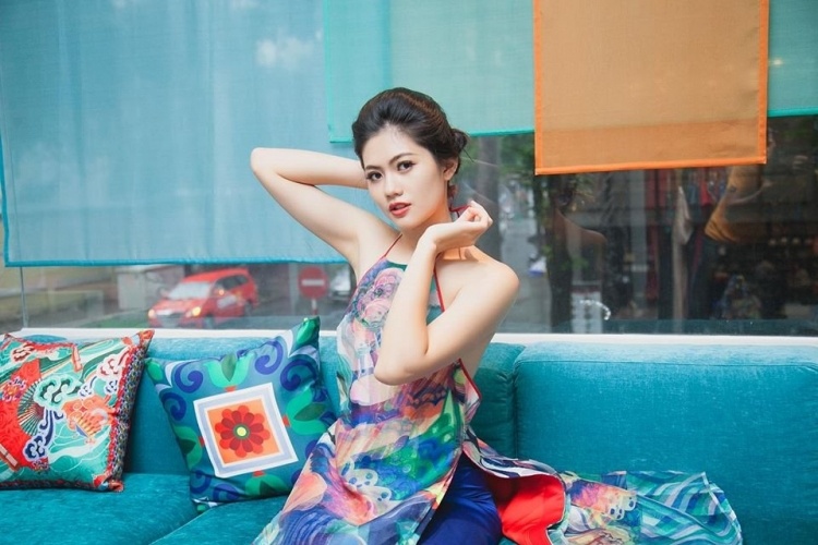 Hot girl truong Kinh te quoc dan anh 5