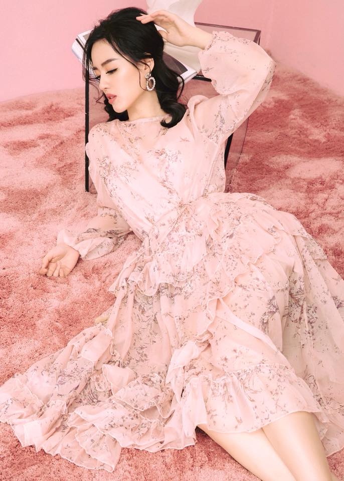 Hot girl truong Kinh te quoc dan anh 9