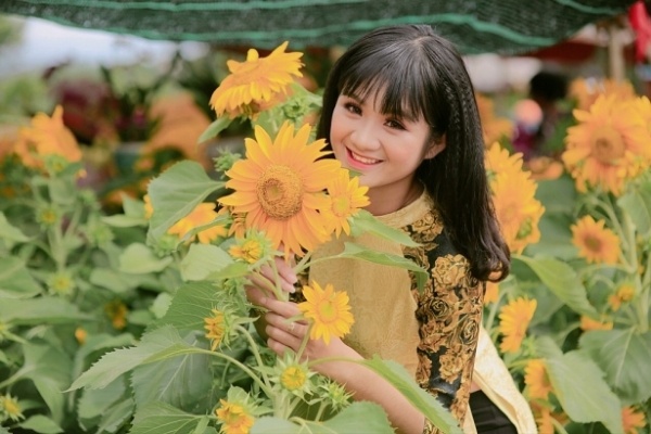 Nu sinh noi bat DH Cong nghe TPHCM anh 12