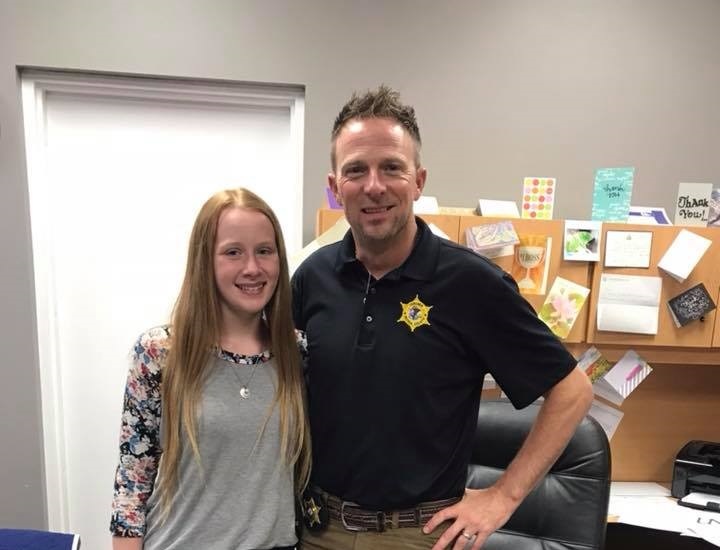 Co be 13 tuoi lap du an ho tro nhung dua tre co nguoi than tu tu hinh anh