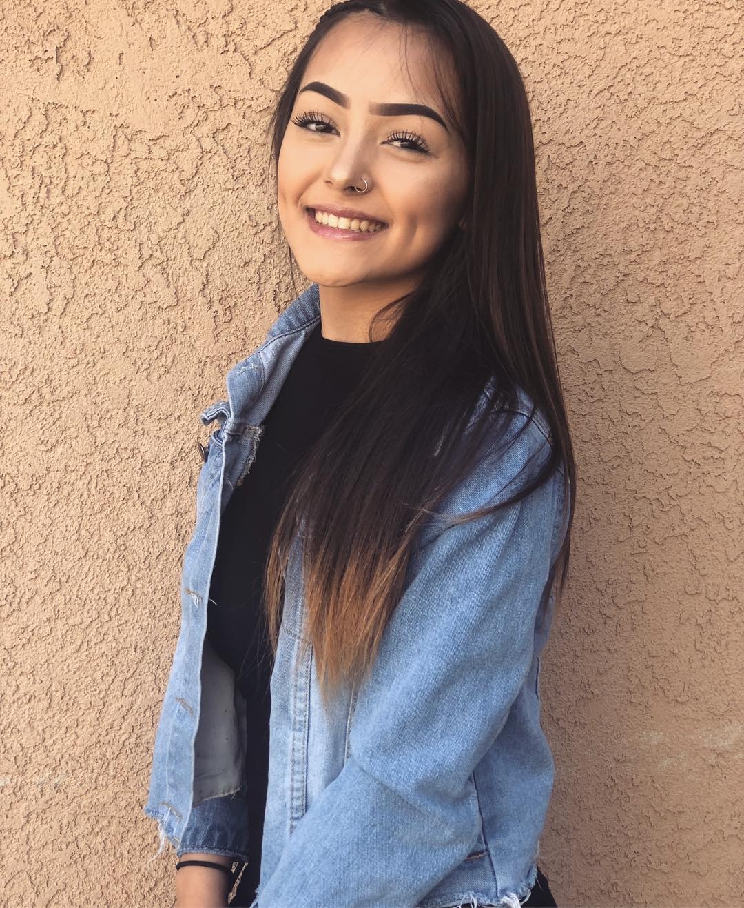 Hot girl giong ca si Ariana Grande anh 8