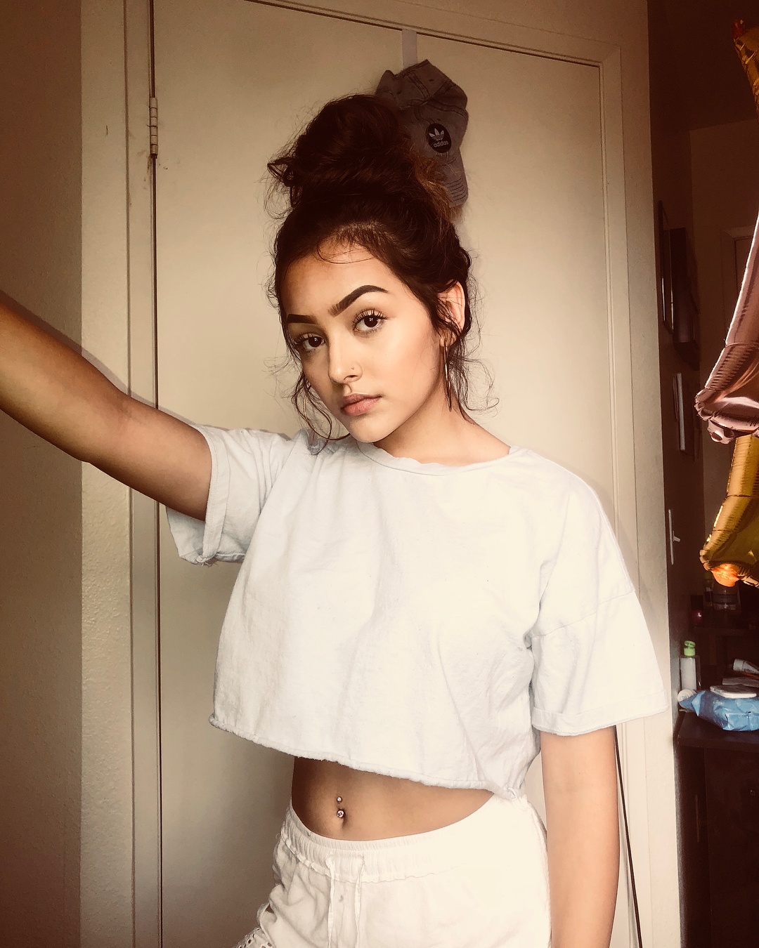 Hot girl giong ca si Ariana Grande anh 2