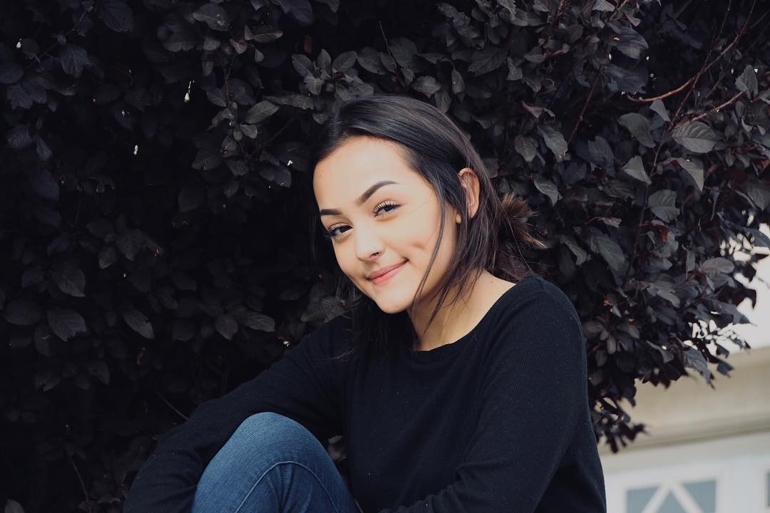 Hot girl giong ca si Ariana Grande anh 3