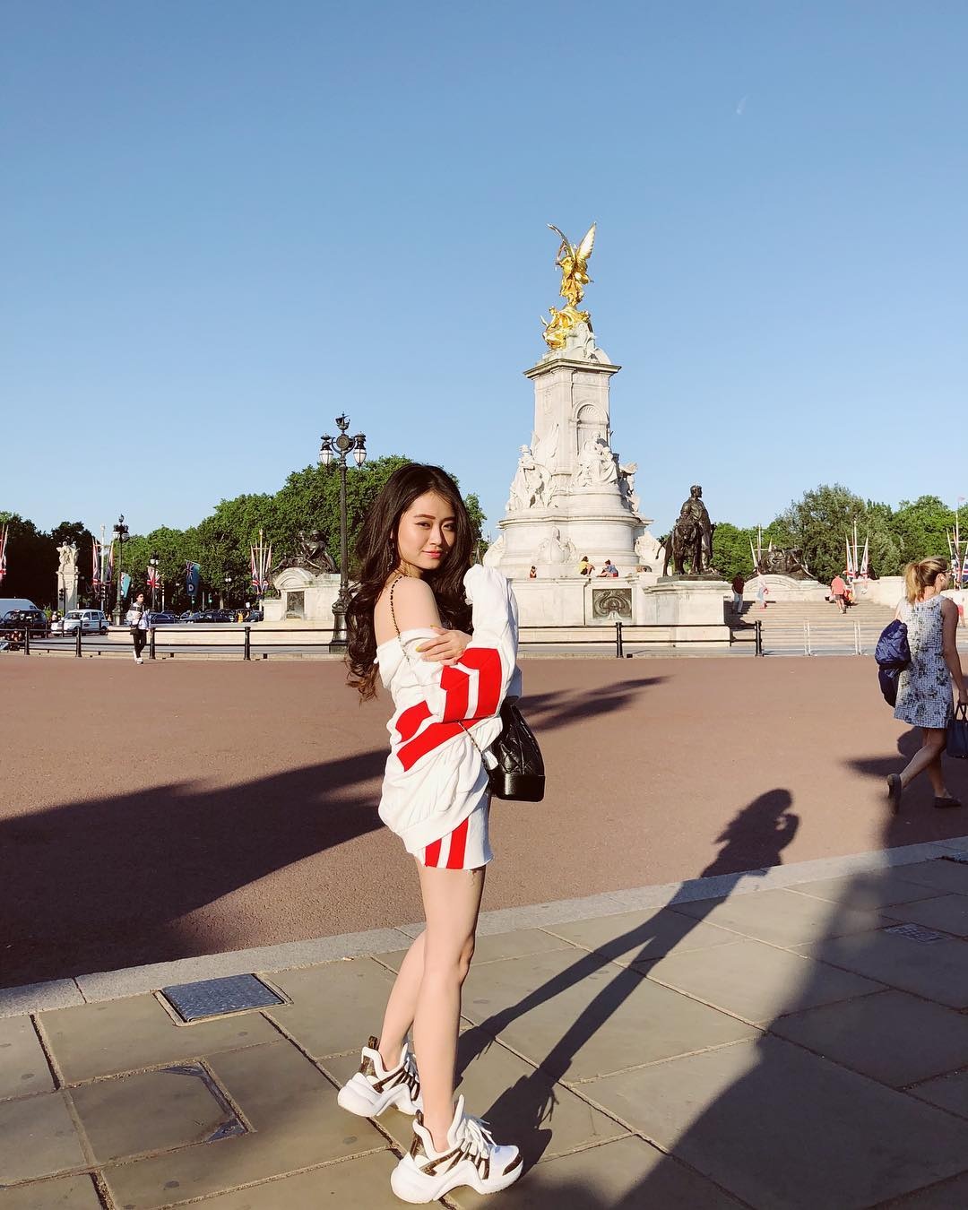 Bi quyet chup anh cua hot girl Indonesia anh 2