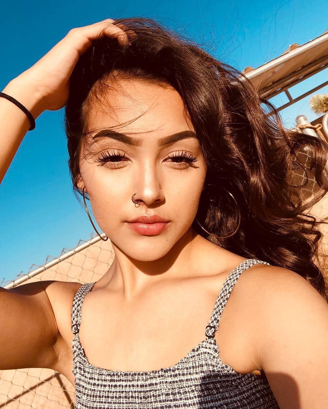 Hot girl giong ca si Ariana Grande anh 6