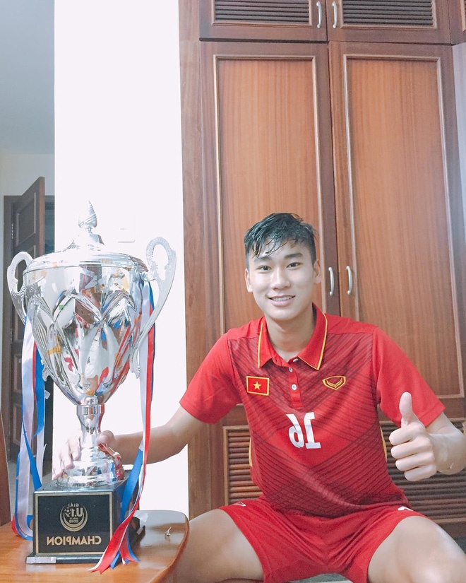 cau thu bong da dien trai anh 7