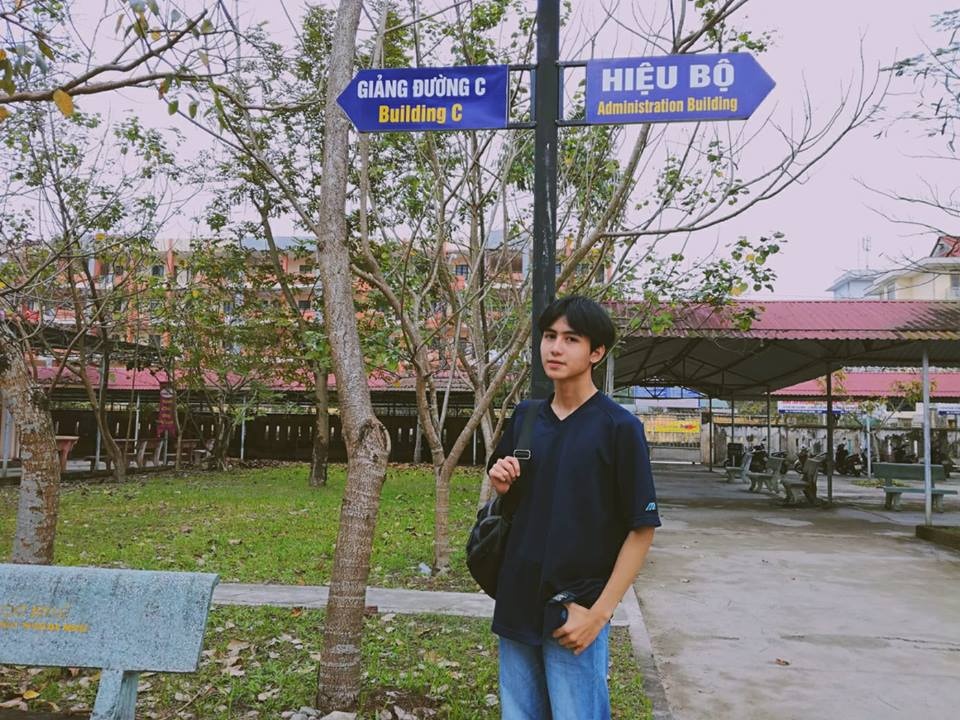 nam sinh Hue dien trai anh 6
