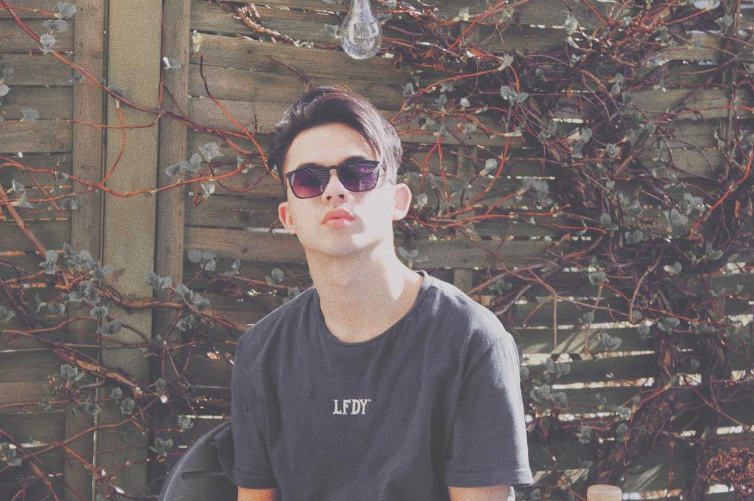 Anh chang Thai Lan dien trai, co giong hat ngot ngao hinh anh