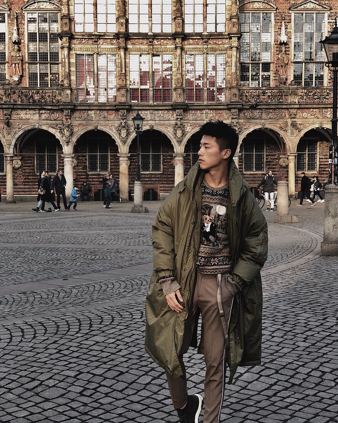 chu cua hang hoa dep trai anh 9