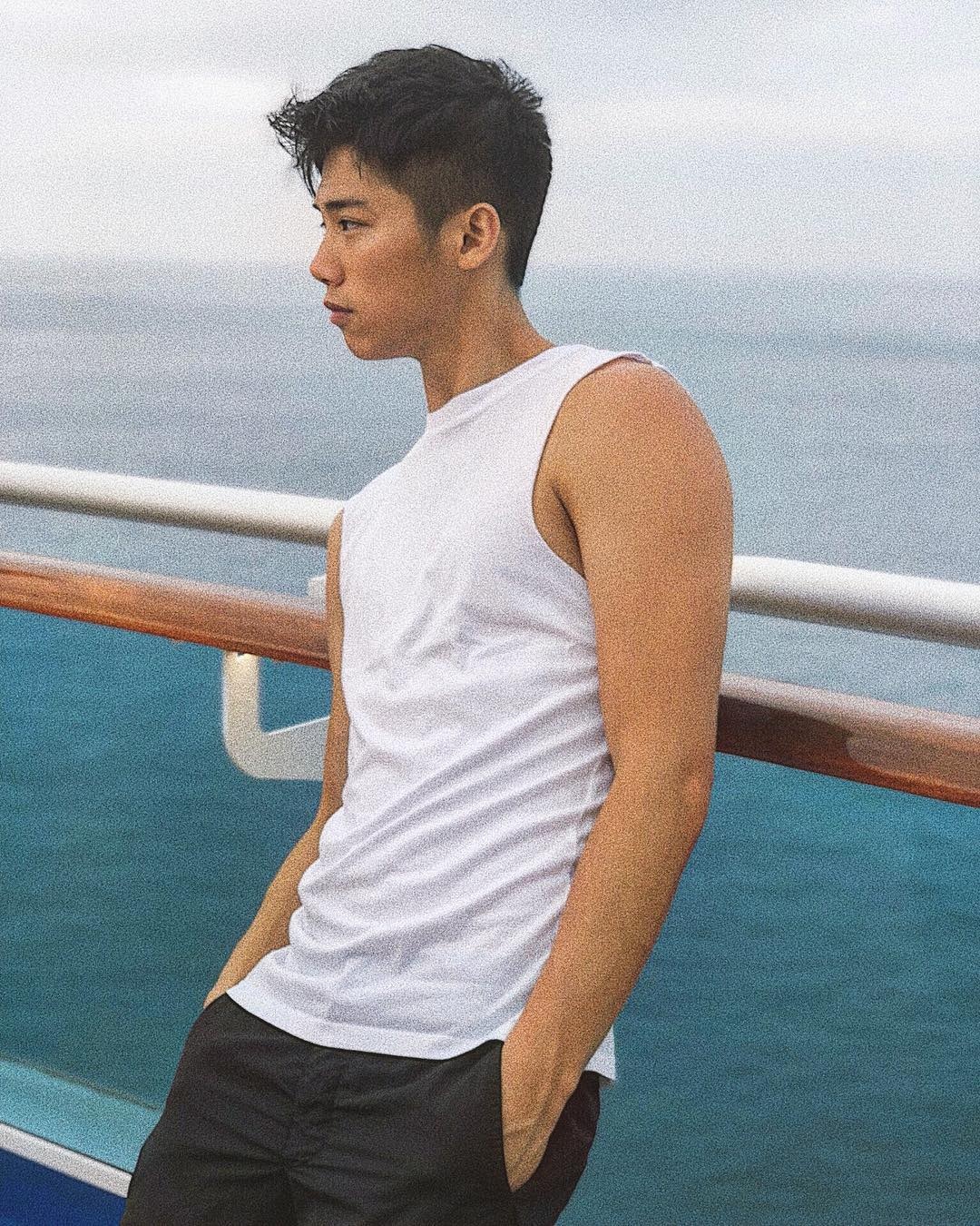 chu cua hang hoa dep trai anh 12