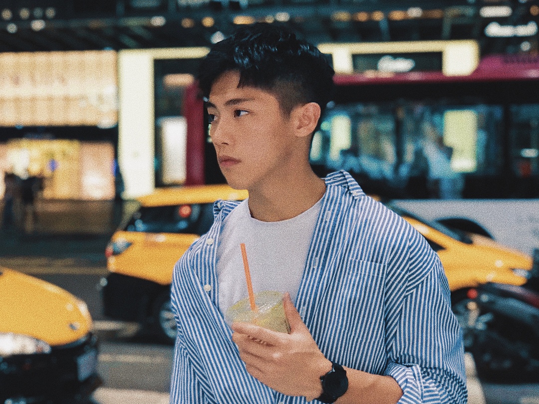 chu cua hang hoa dep trai anh 4