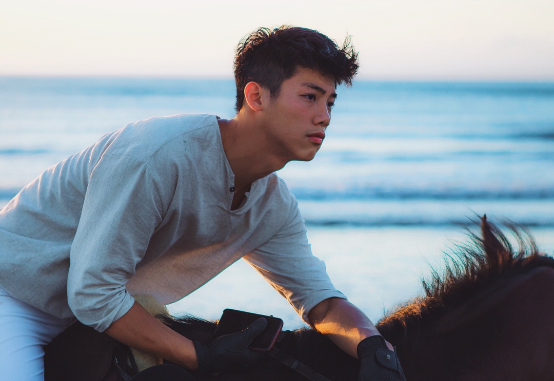 chu cua hang hoa dep trai anh 16