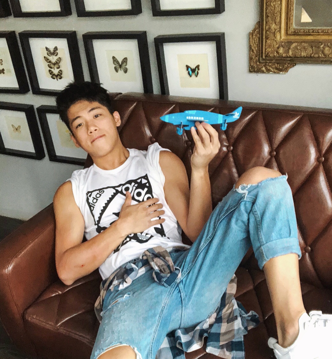 chu cua hang hoa dep trai anh 5