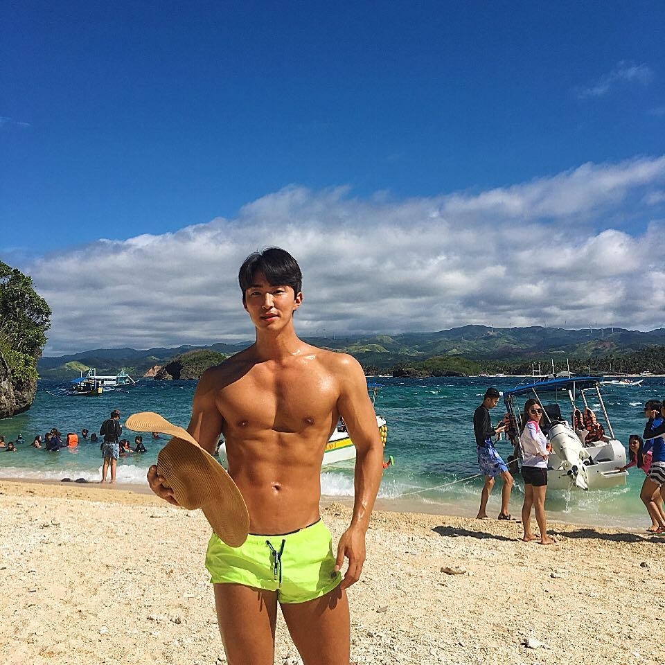 nam canh sat dep trai anh 4