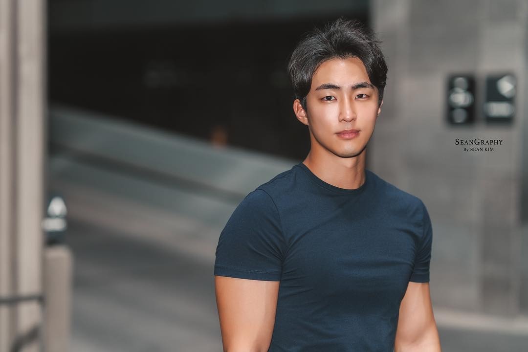 nam canh sat dep trai anh 1