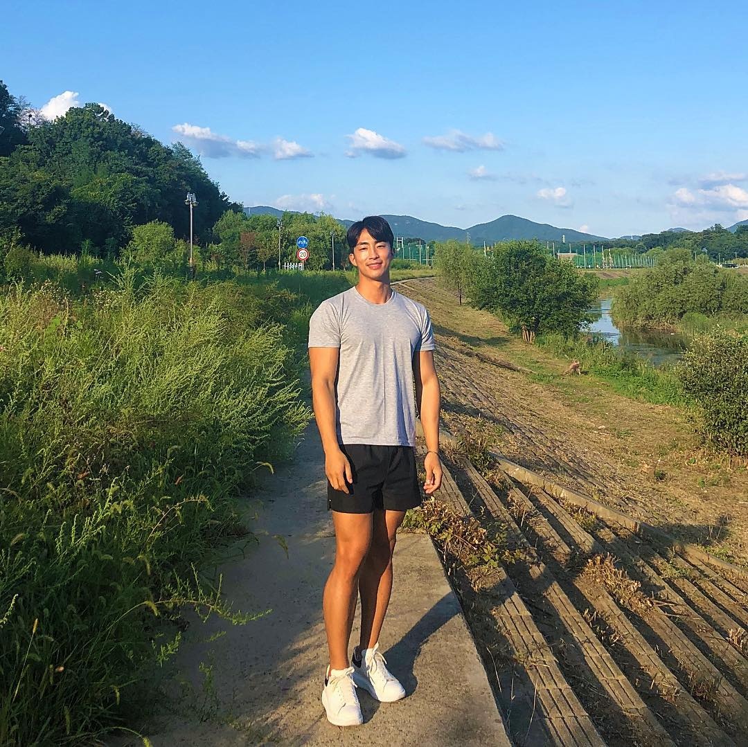 nam canh sat dep trai anh 10