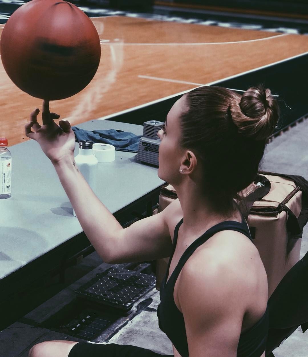 Hot girl bong ro 9X anh 4