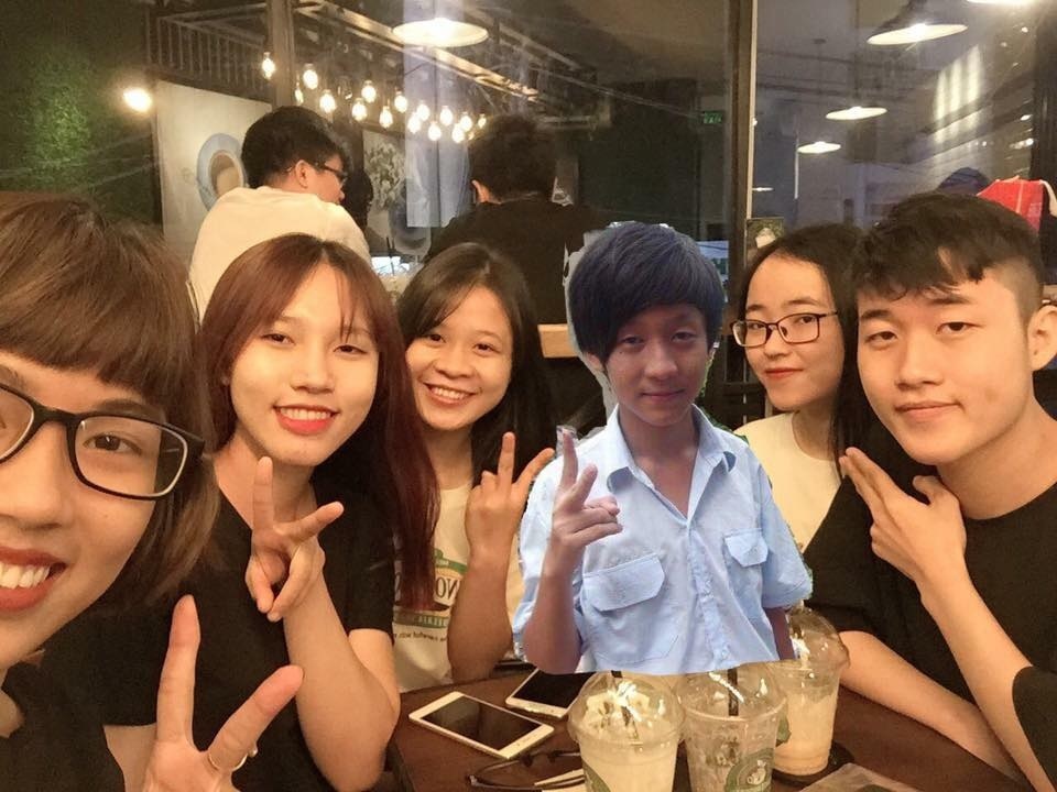 Loat anh 'lay loi' cua hoi ban than khi co mot thanh vien vang mat hinh anh