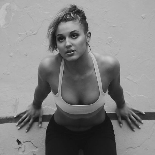 Hot girl bong ro 9X anh 1