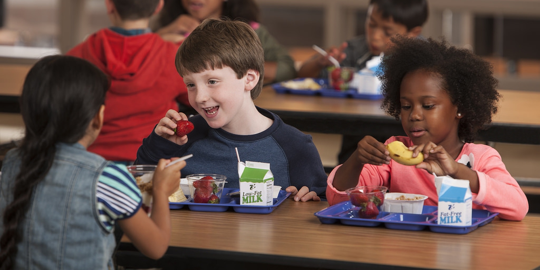 'Ban an chia se' o cac truong tieu hoc My hinh anh