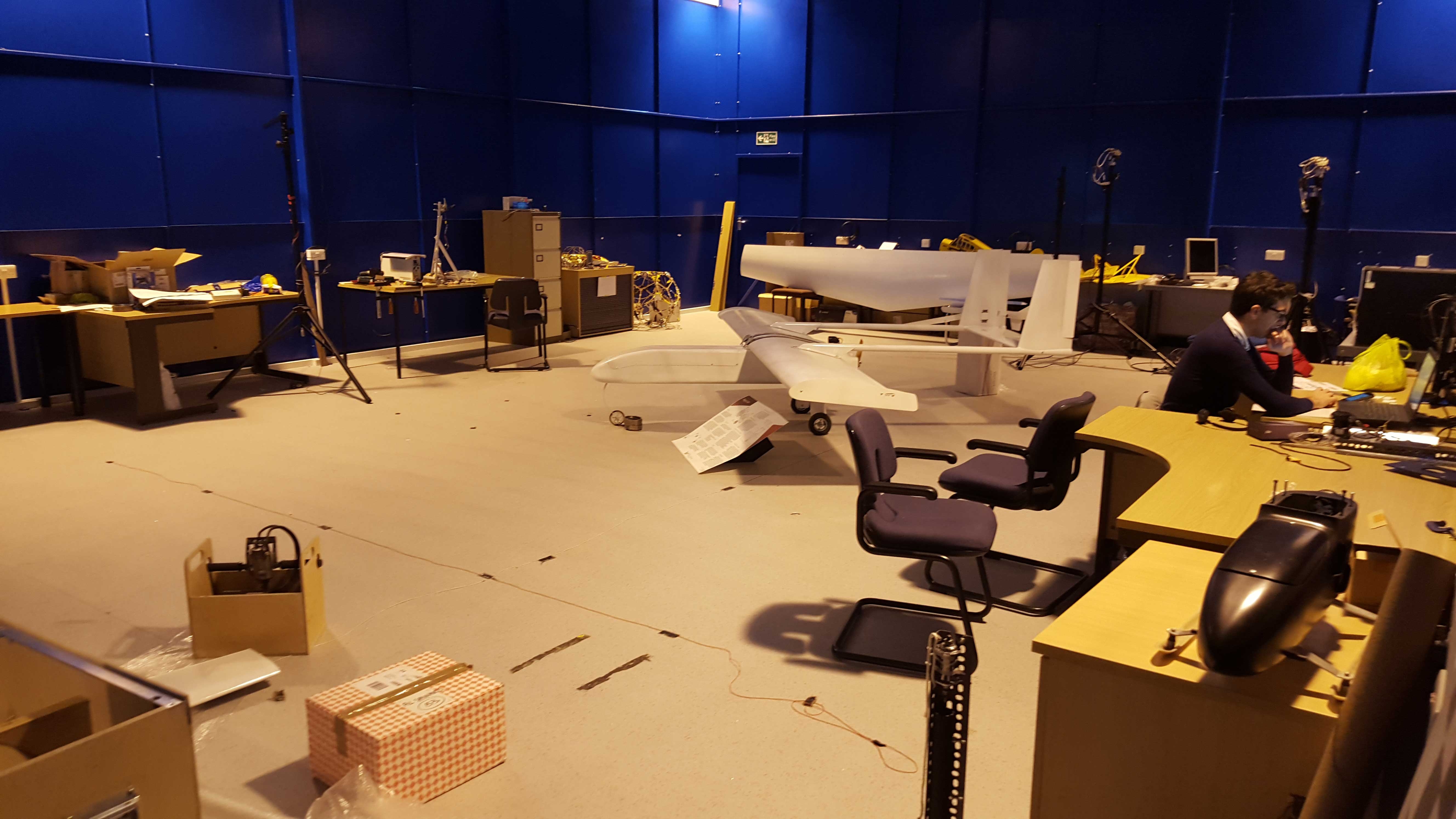 dai hoc duy nhat co san bay anh 10