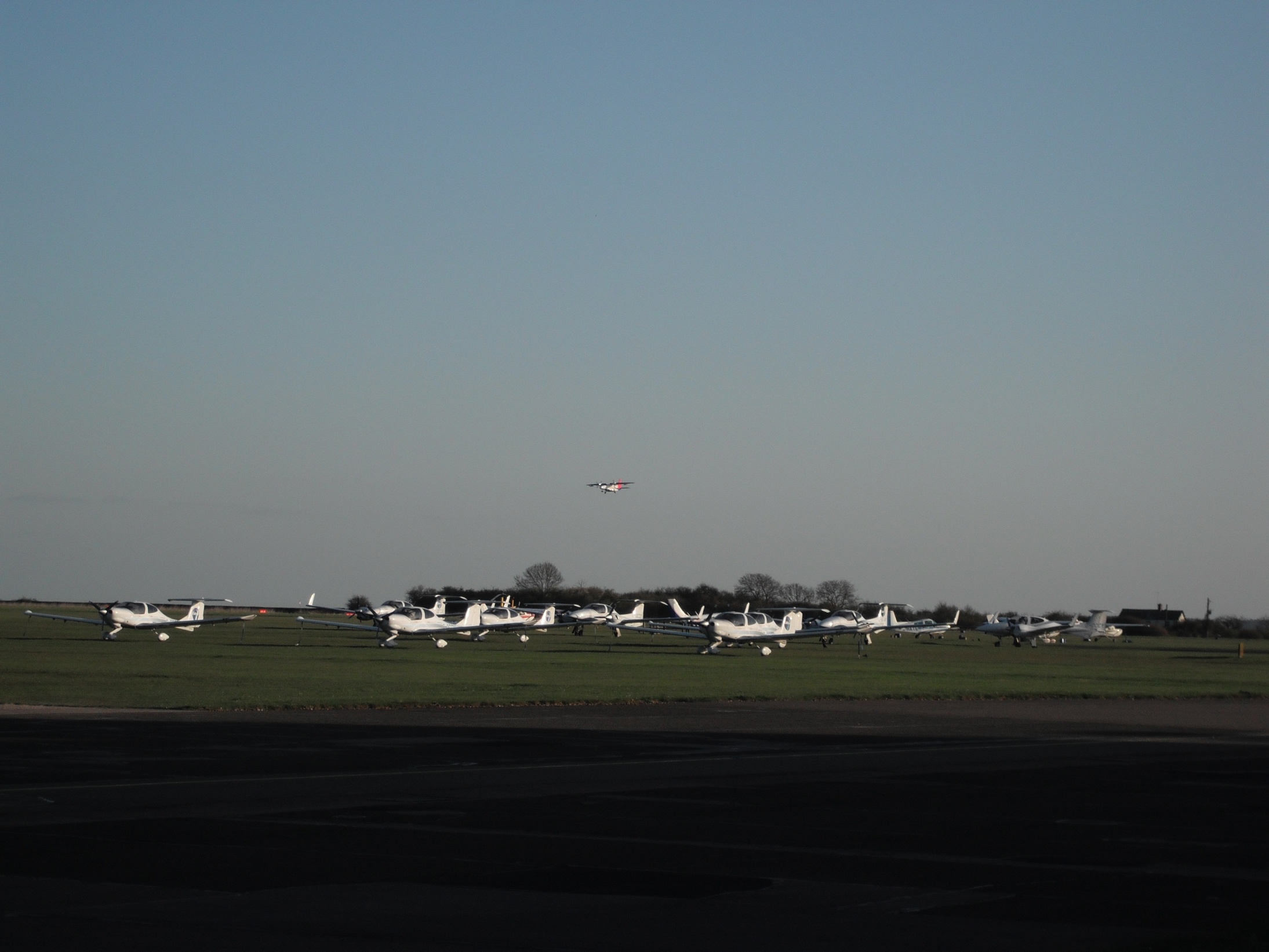 dai hoc duy nhat co san bay anh 6