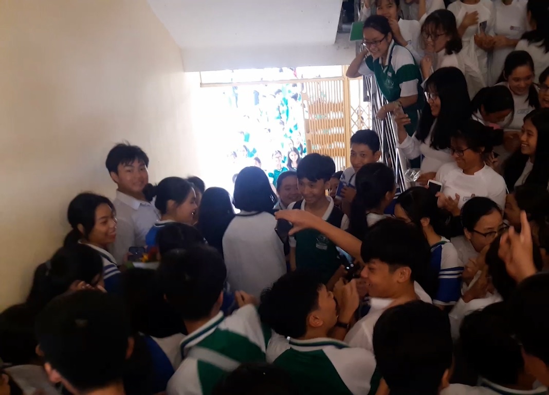 Nam sinh cấp 3 Đà Nẵng tỏ tình dịp 20/10 ảnh 2 Nam sinh cap 3 Da Nang to tinh dip 20/10 anh 2