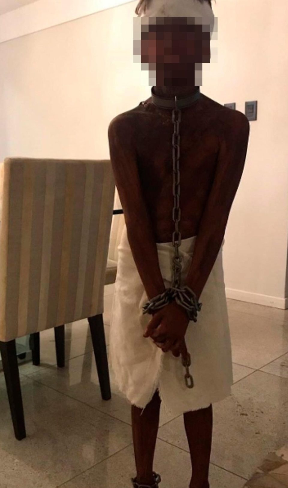 bà mẹ hóa trang con thành nô lệ ảnh 1 ba me hoa trang con thanh no le anh 1