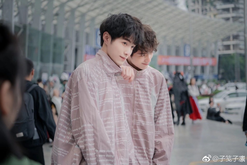 hai anh em sinh doi anh 1