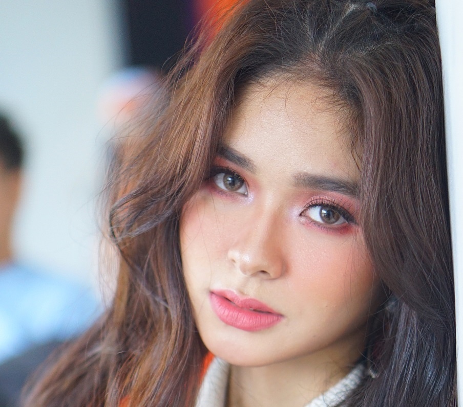 Co gai 19 tuoi tro thanh ngoi sao tai Philippines hinh anh