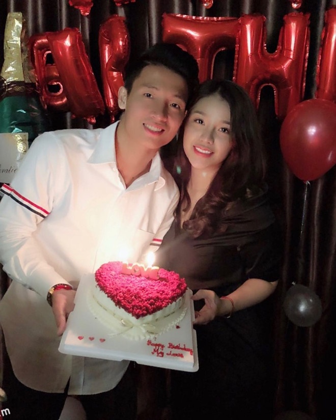 ban gai cau thu doi tuyen Viet Nam anh 1