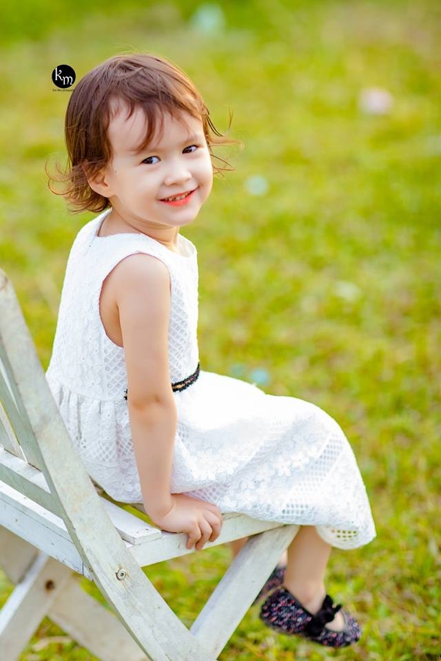 Bé gái cổ vũ đội tuyển Việt Nam ảnh 10 Be gai co vu doi tuyen Viet Nam anh 10