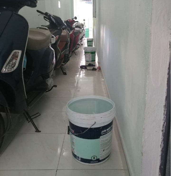 Chủ trọ Đà Nẵng xách nước giúp cho từng phòng ảnh 1 Chu tro Da Nang xach nuoc giup cho tung phong anh 1