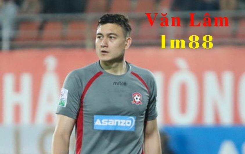Dan mang thich thu so sanh chieu cao cac cau thu doi tuyen Viet Nam hinh anh