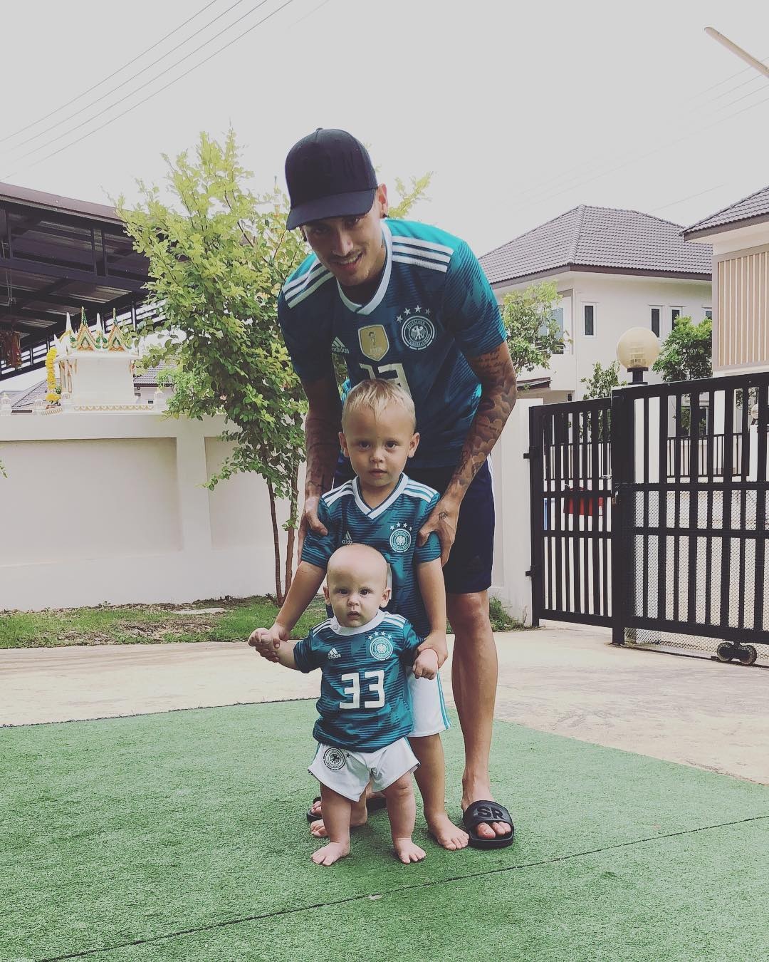 cau thu bong da giong Hoa Vinh anh 14