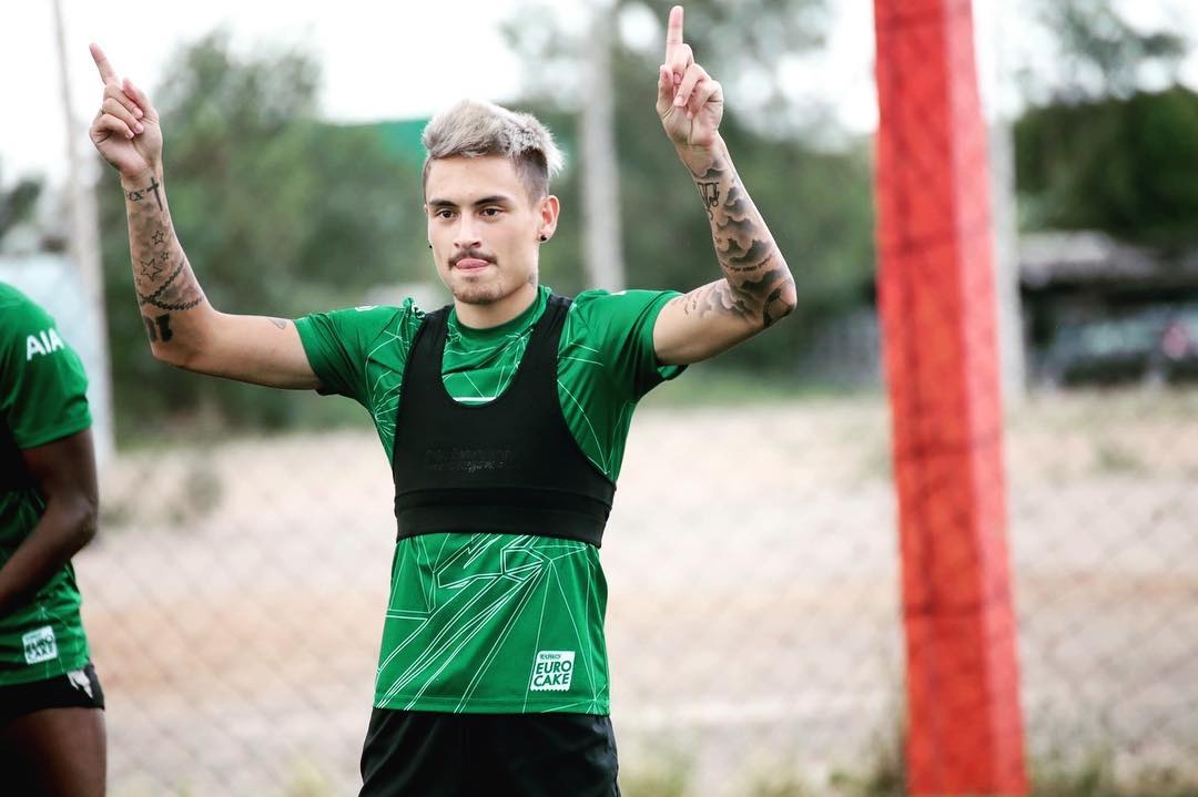 cau thu bong da giong Hoa Vinh anh 4