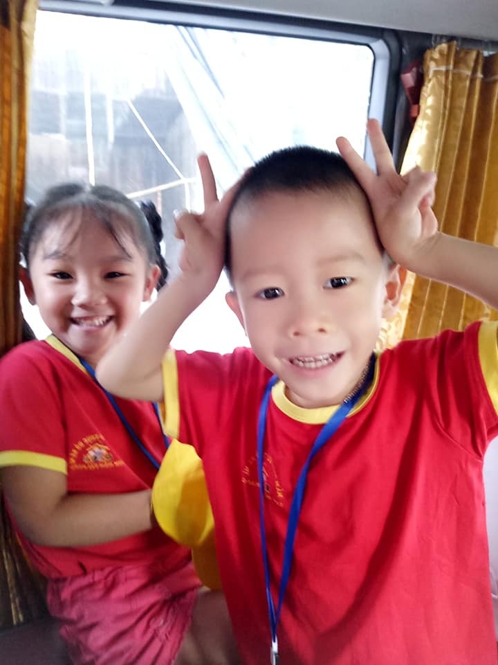 Cậu bé 4 tuổi khóc vì không được dự đám cưới bố mẹ ảnh 4 Cau be 4 tuoi khoc vi khong duoc du dam cuoi bo me anh 4