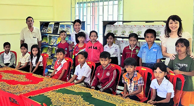 nu sinh Nhat bo tien tui xay thu vien anh 2