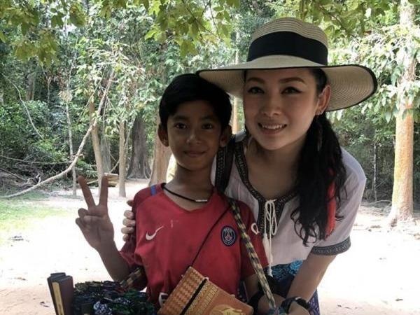 Cau be ban rong noi 10 thu tieng duoc moi den Trung Quoc ca hat hinh anh