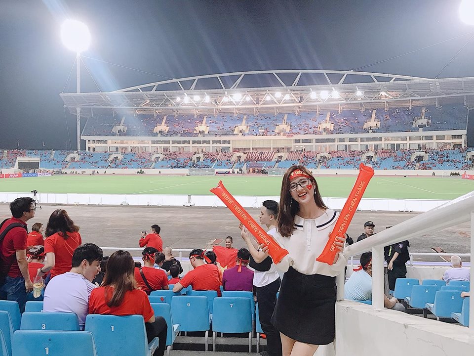 cổ động viên nữ xinh đẹp ảnh 3 co dong vien nu xinh dep anh 3