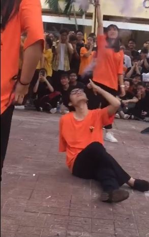 thay giao nhay cung hoc sinh anh 2