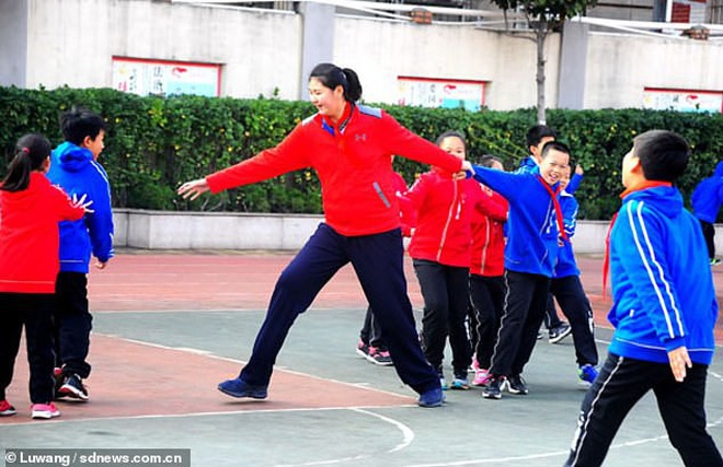 cô bé 11 tuổi cao 2 m ảnh 3 co be 11 tuoi cao 2 m anh 3