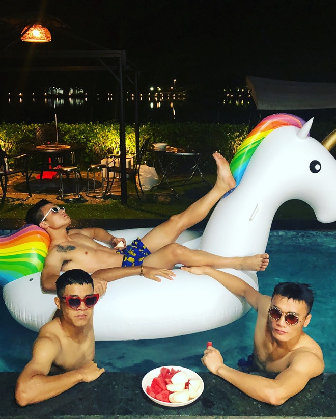 nhung cap ban than cua doi tuyen Viet Nam anh 11